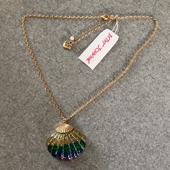 Betsey Johnson Gold Tone Resin Rainbow Seashell Pendant Necklace Glitter Accent - Picture 12 of 12